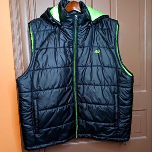 New Balance Men’s Puffy Hoodie Vest size XXL